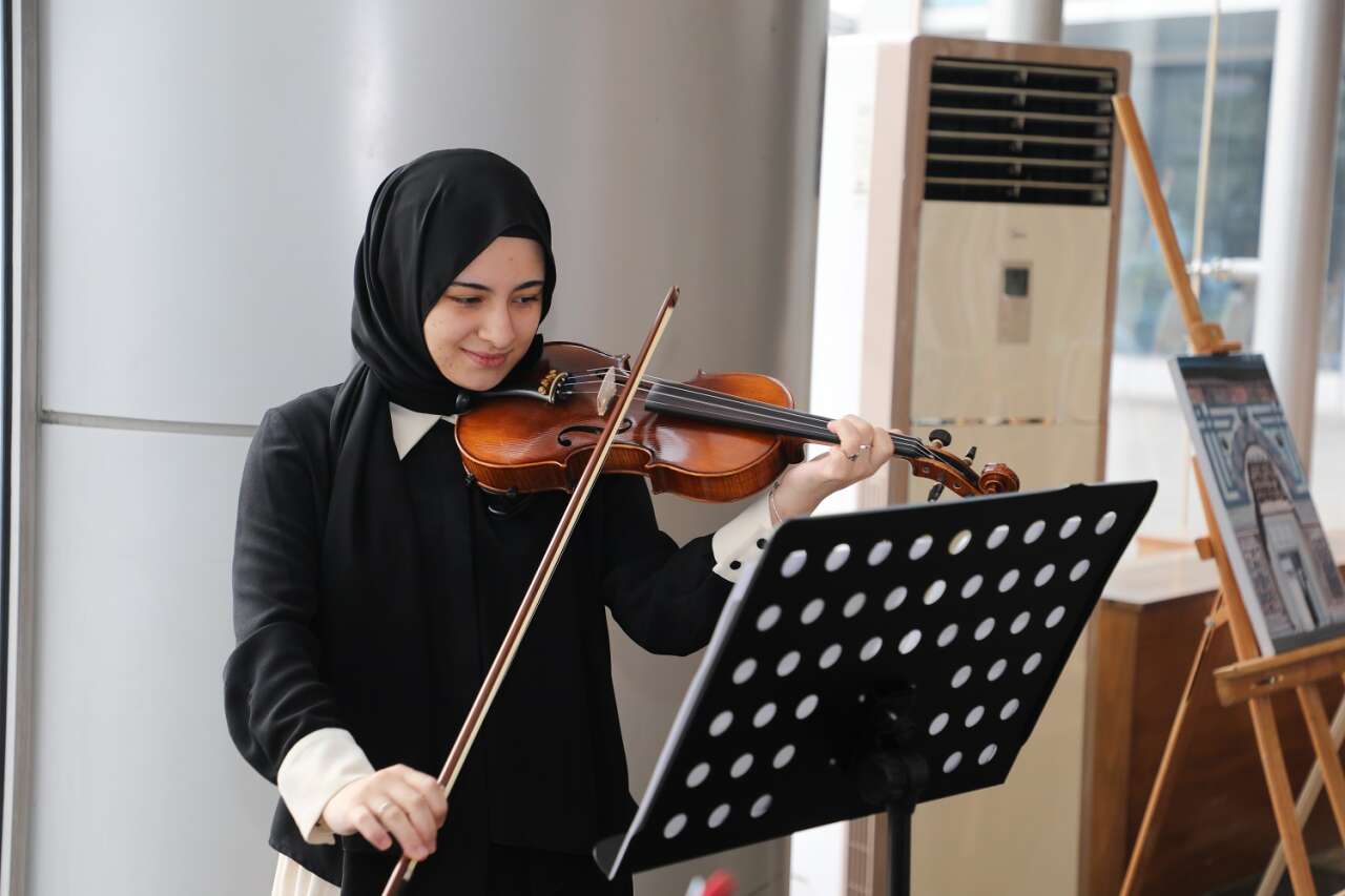 Konya’da genç yeteneklerin eserleri sanatseverlerle buluştu 4